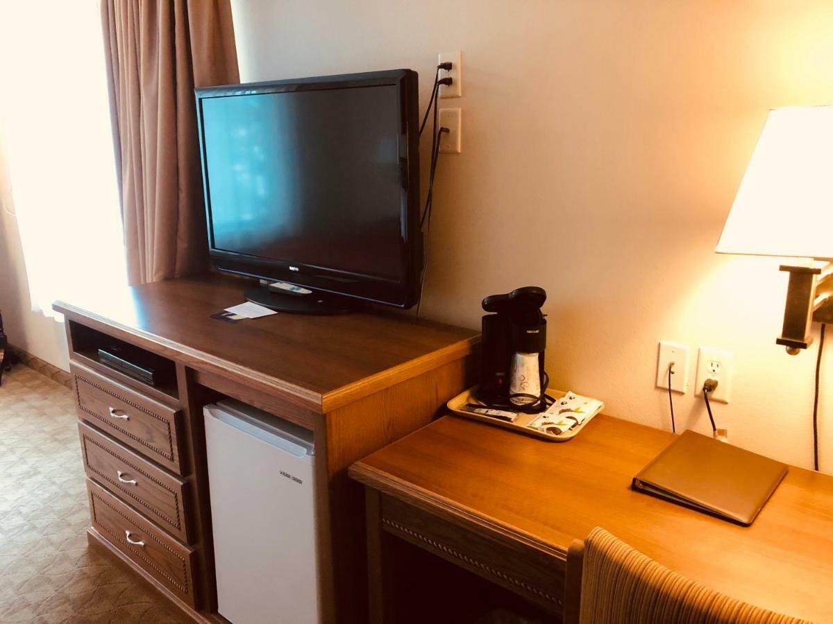 Shenandoah Inn & Suites Buitenkant foto