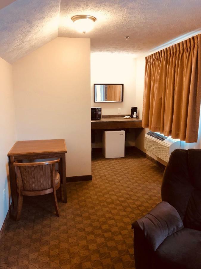 Shenandoah Inn & Suites Buitenkant foto