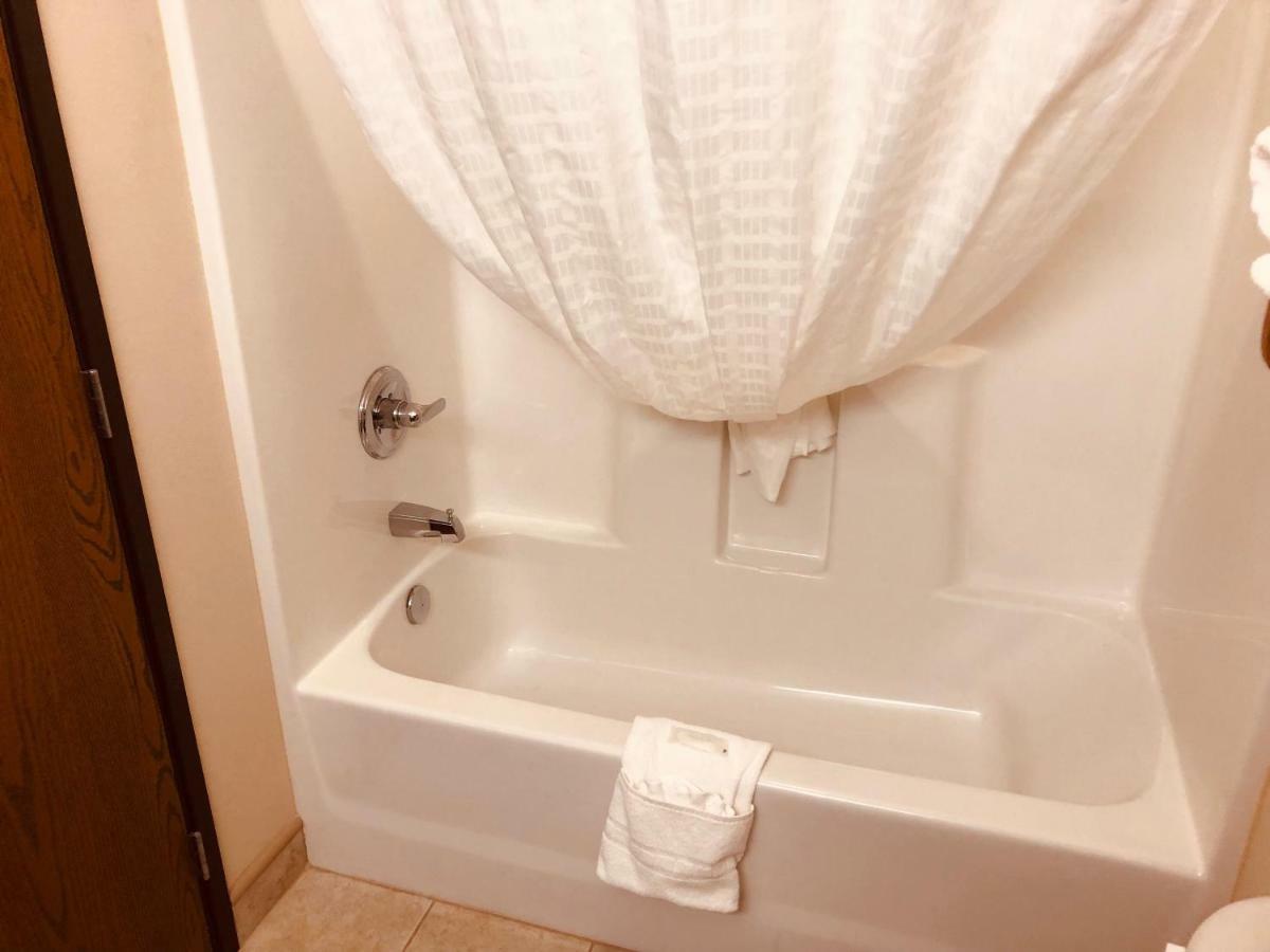 Shenandoah Inn & Suites Buitenkant foto
